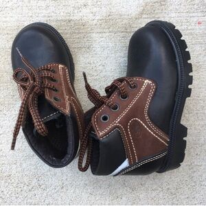NWB!  HOKSY Boys Fall/Winter Boots - Size 7(US)